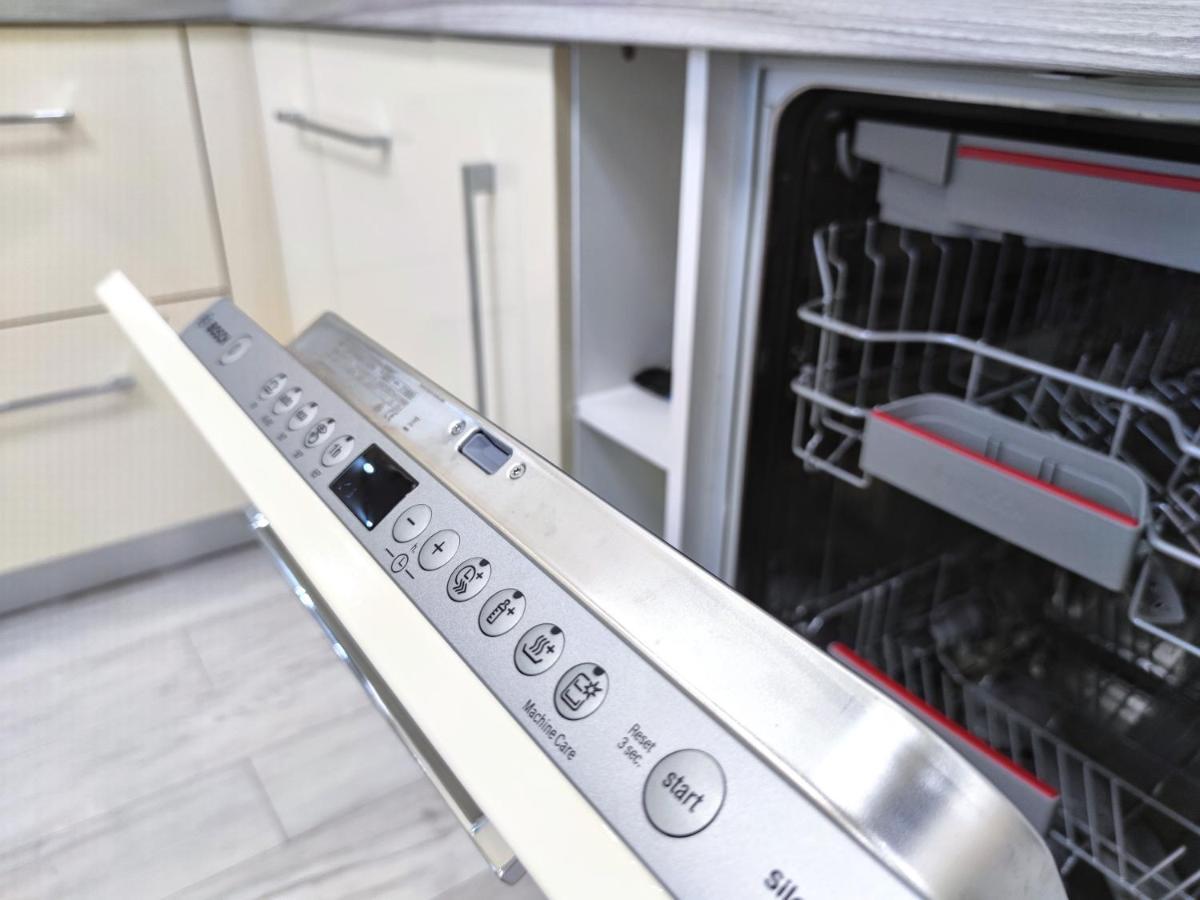 "Well-Being" Popular Among Business Person Apartment Lviv Bagian luar foto