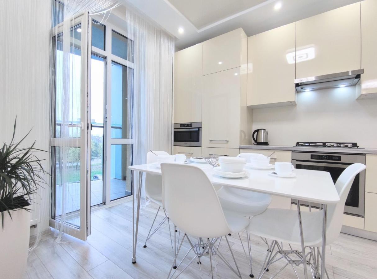 "Well-Being" Popular Among Business Person Apartment Lviv Bagian luar foto